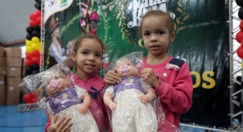 Crianças de Aparecida de Goiânia recebem 21 mil brinquedos do Natal do Bem